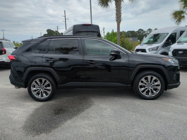 Used 2019 Toyota RAV4 XLE Premium w/ Cold Weather Package FWD image 3
