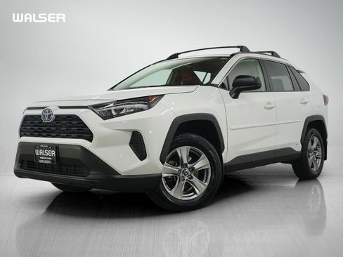 Used 2022 Toyota RAV4 LE AWD/4WD image 1