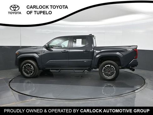 Used 2025 Toyota Tacoma TRD Sport AWD/4WD image 9