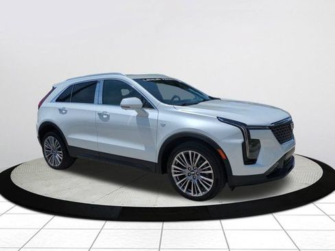Used 2024 Cadillac XT4 Premium Luxury w/ Active Safety Package FWD image 1