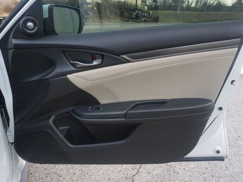 Used 2018 Honda Civic Sport Touring image 15