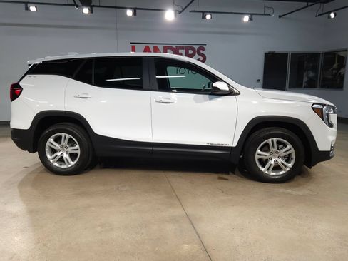 Used 2024 GMC Terrain SLE AWD/4WD image 8