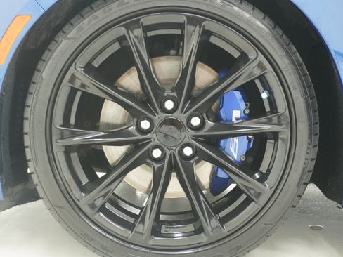 Used 2023 Cadillac CT5 V w/ Platinum Package RWD image 38