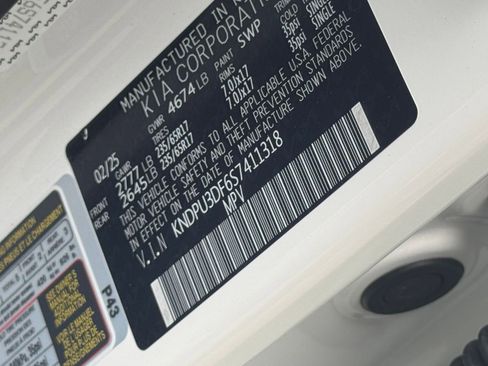 Used 2025 Kia Sportage LX FWD image 28