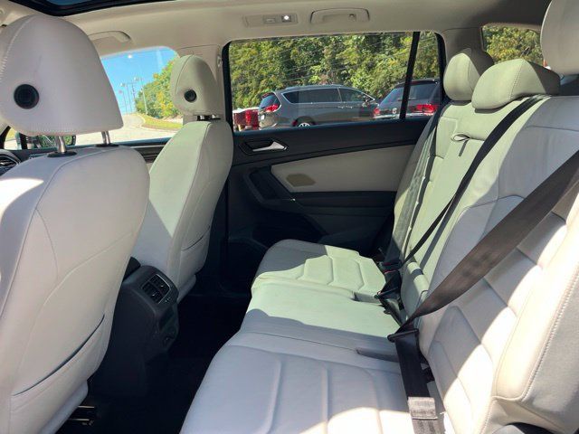 Used 2018 Volkswagen Tiguan SEL Premium FWD image 13