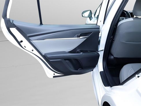 Certified 2025 Toyota Camry SE w/ Convenience Package image 16