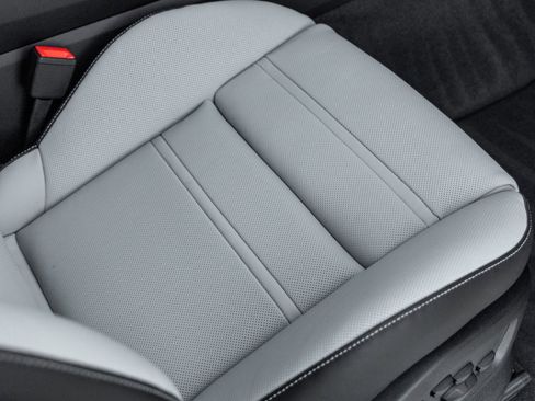 Certified 2026 Porsche Cayenne Coupe AWD/4WD image 43