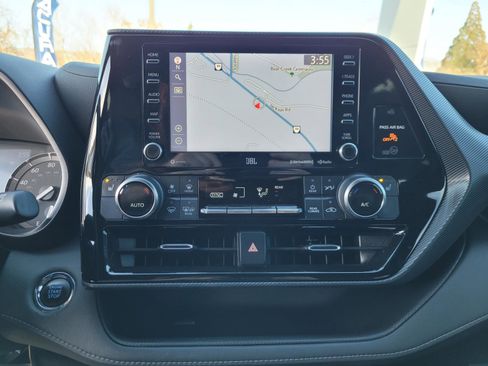 Used 2022 Toyota Highlander XSE image 45