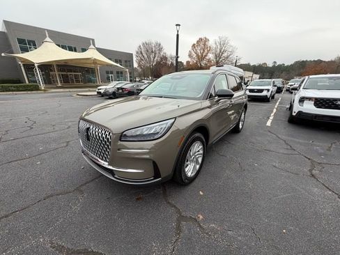New 2026 Lincoln Corsair Premiere image 3