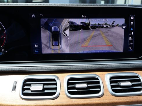 Certified 2025 Mercedes-Benz GLS 450 4MATIC image 39