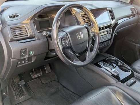Used 2017 Honda Pilot Touring image 11
