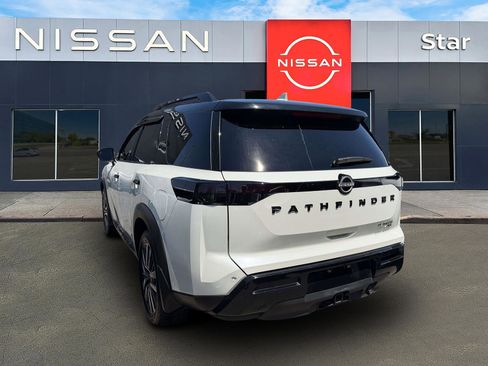 Used 2022 Nissan Pathfinder Platinum AWD/4WD image 4