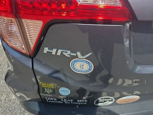 Used 2018 Honda HR-V EX image 7