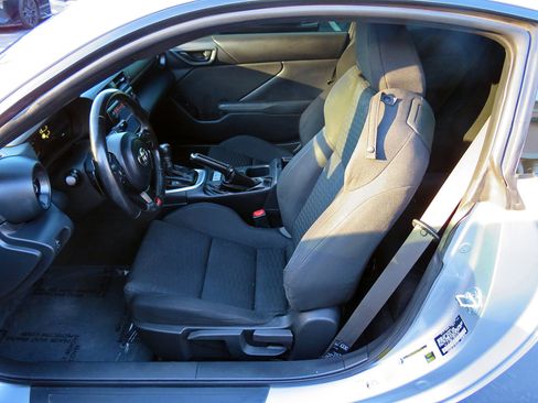 Used 2022 Toyota GR86 image 11