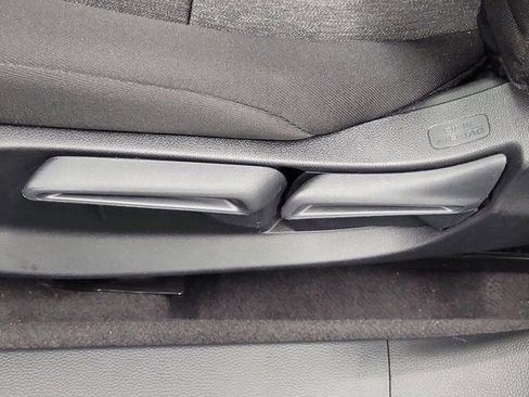 Certified 2025 Honda Accord LX image 23