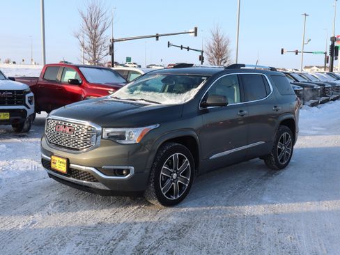 Used 2018 GMC Acadia Denali image 3