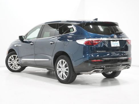 Used 2023 Buick Enclave Essence w/ Experience Buick Package image 5