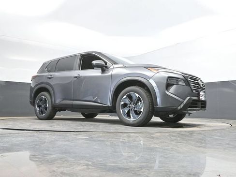 Used 2025 Nissan Rogue SV AWD/4WD image 46