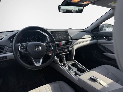 Used 2018 Honda Accord Touring image 21