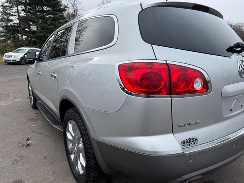Used 2011 Buick Enclave CXL image 10