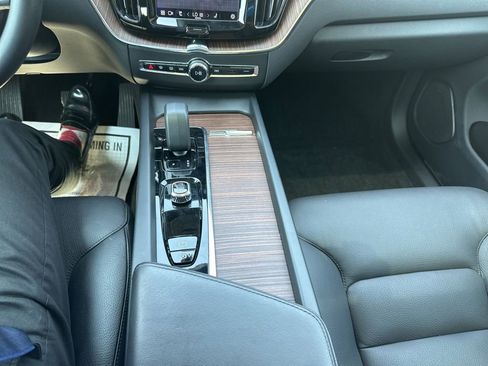 Used 2023 Volvo XC60 B5 Plus w/ Climate Package AWD/4WD image 24