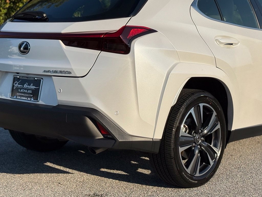 Certified 2025 Lexus UX 300h AWD w/ Accessory Package (Z1) image 15