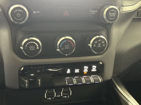 Used 2024 RAM 2500 Big Horn w/ Towing Technology Group AWD/4WD image 17