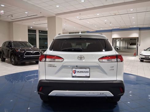 Used 2023 Toyota Corolla Cross LE image 4