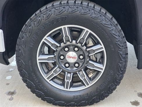 Used 2025 GMC Sierra 1500 AT4 image 11