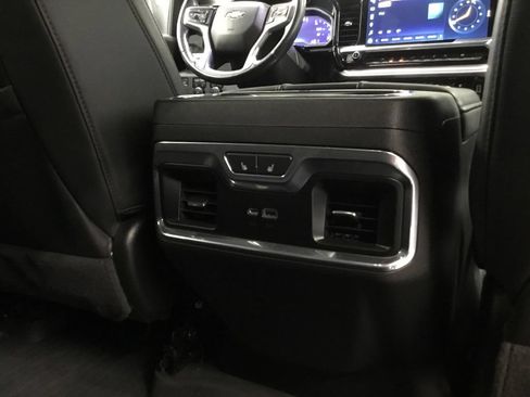Used 2023 Chevrolet Silverado 1500 LTZ w/ LTZ Convenience Package II AWD/4WD image 19