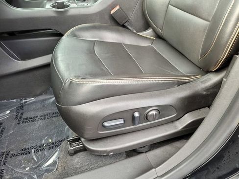 Used 2022 GMC Terrain AT4 w/ Infotainment Package II image 18