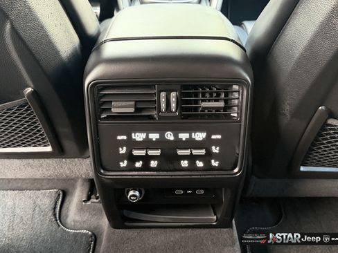Used 2026 Porsche Cayenne Turbo w/ Technology Package AWD/4WD image 26