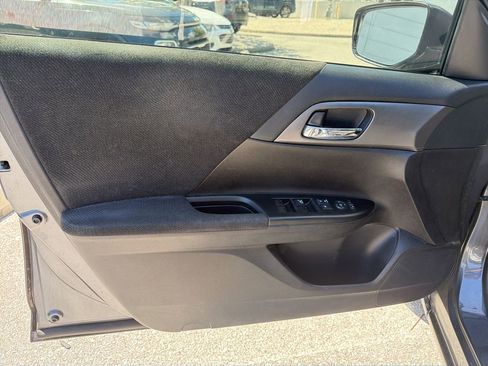 Used 2013 Honda Accord LX image 11