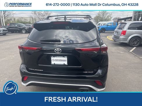 Used 2024 Toyota Highlander XSE image 5