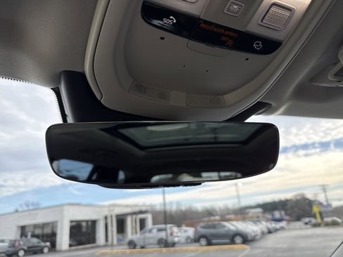 Used 2025 Volvo XC90 B6 Plus image 27