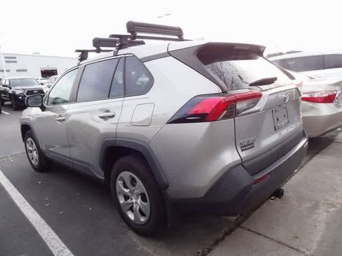 Certified 2022 Toyota RAV4 LE image 5