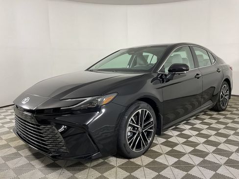 New 2026 Toyota Camry XLE FWD image 3