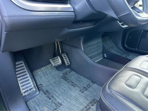 Used 2023 Rivian R1S Adventure image 33