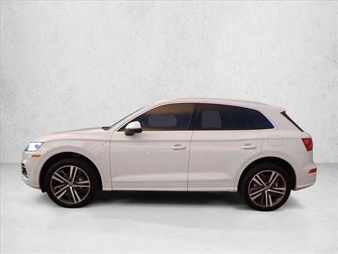Used 2020 Audi Q5 e Prestige image 2