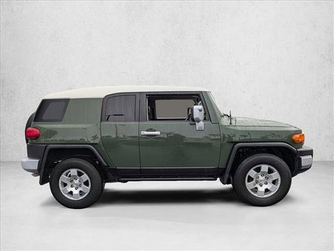 Used 2010 Toyota FJ Cruiser 4WD image 4