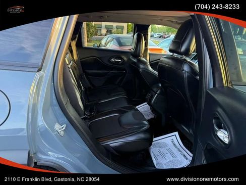 Used 2015 Jeep Cherokee Trailhawk w/ Comfort/Convenience Group image 18