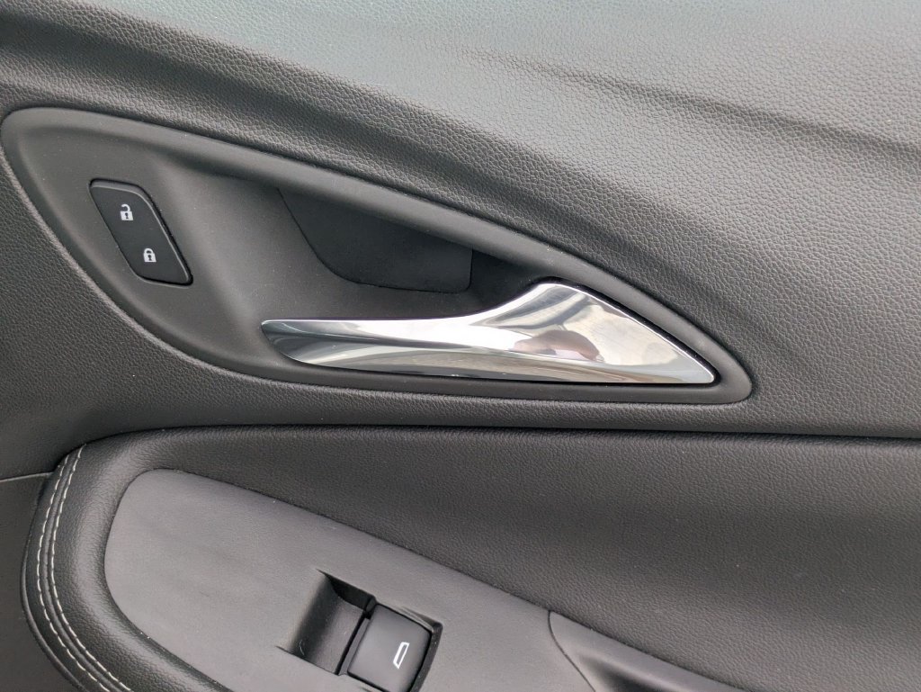 Used 2023 Buick Encore GX Preferred FWD image 34