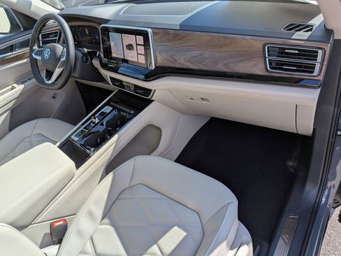 New 2026 Volkswagen Atlas SE image 37
