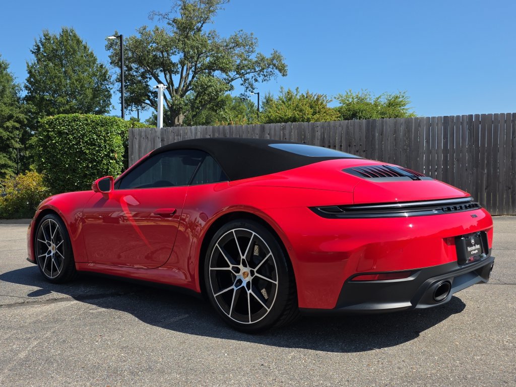 Used 2025 Porsche 911 Carrera RWD image 3
