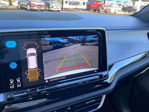 Used 2025 Volkswagen Atlas Cross Sport SE image 26