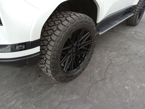 Used 2024 Lexus GX 550 w/ Accessory Package (Z1) image 6