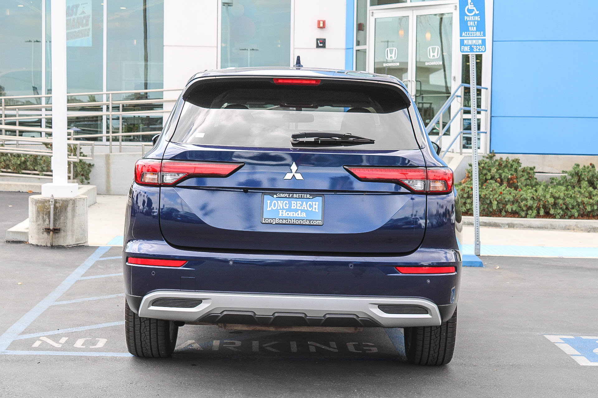 Used 2024 Mitsubishi Outlander SE AWD/4WD image 8