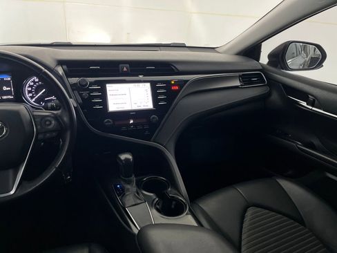 Used 2020 Toyota Camry SE FWD image 32