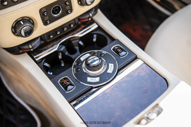 Used 2013 Rolls-Royce Ghost RWD image 31