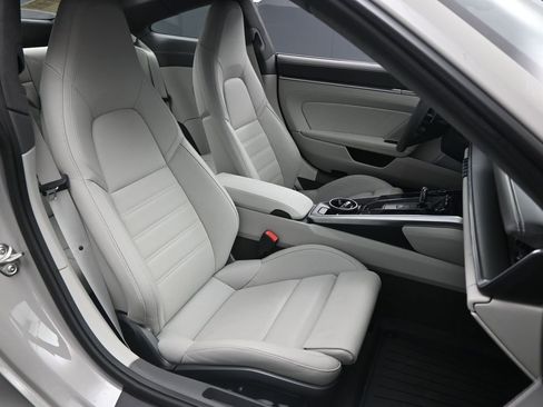 Certified 2022 Porsche 911 Turbo S AWD/4WD image 12